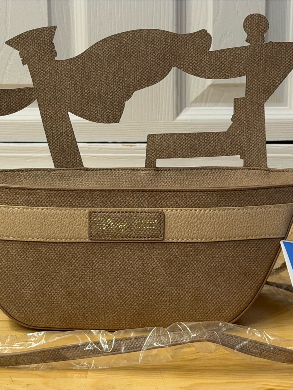Disney Novelty Jungle Cruise Boat bag in Tan and Brown NWT - Picture 2 of 4